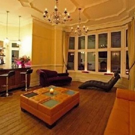 Space Boutique B&B - With Free Private Car Park Llandudno Exteriör bild
