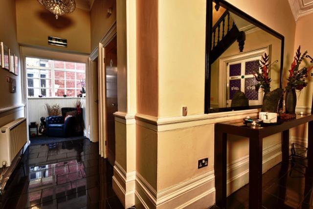 Space Boutique B&B - With Free Private Car Park Llandudno Exteriör bild